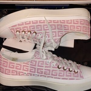 Givenchy City Low Sneakers